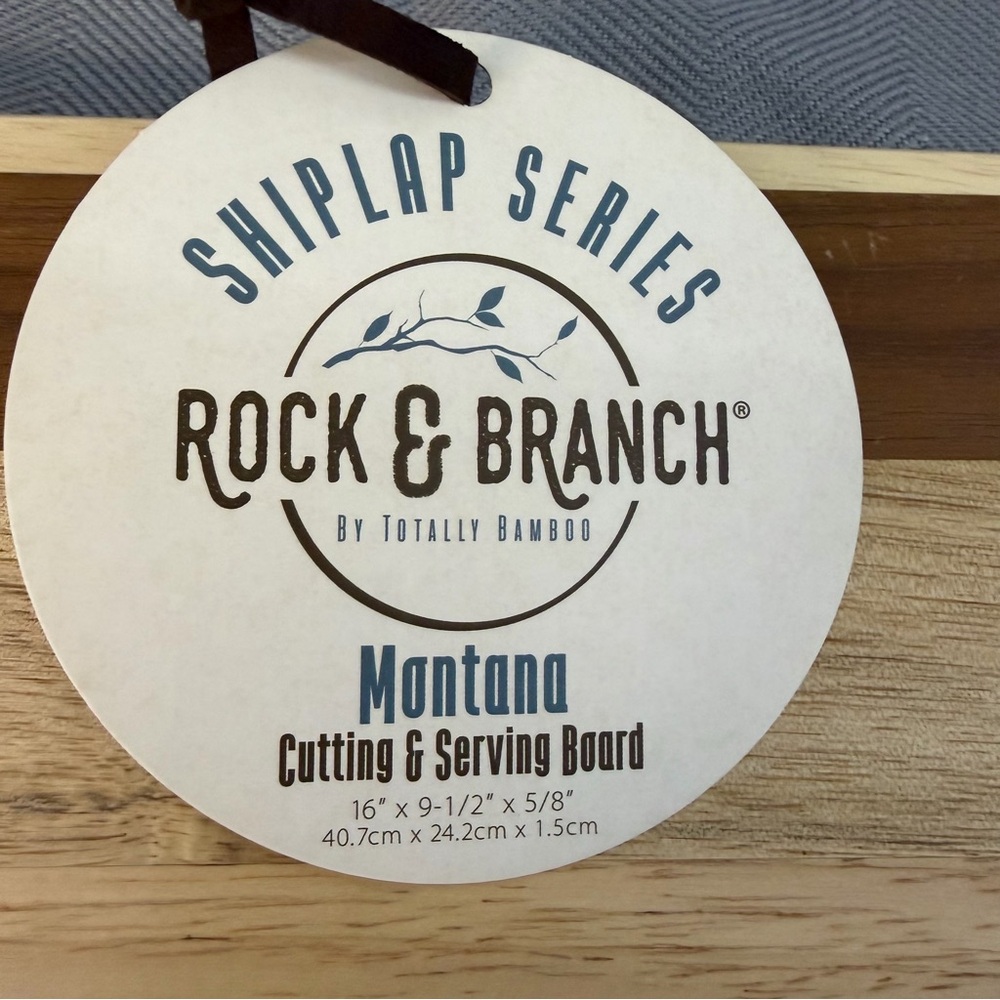 NWT  Rock & Ranch by totally bamboo, shiplap series, cutting board Montana state